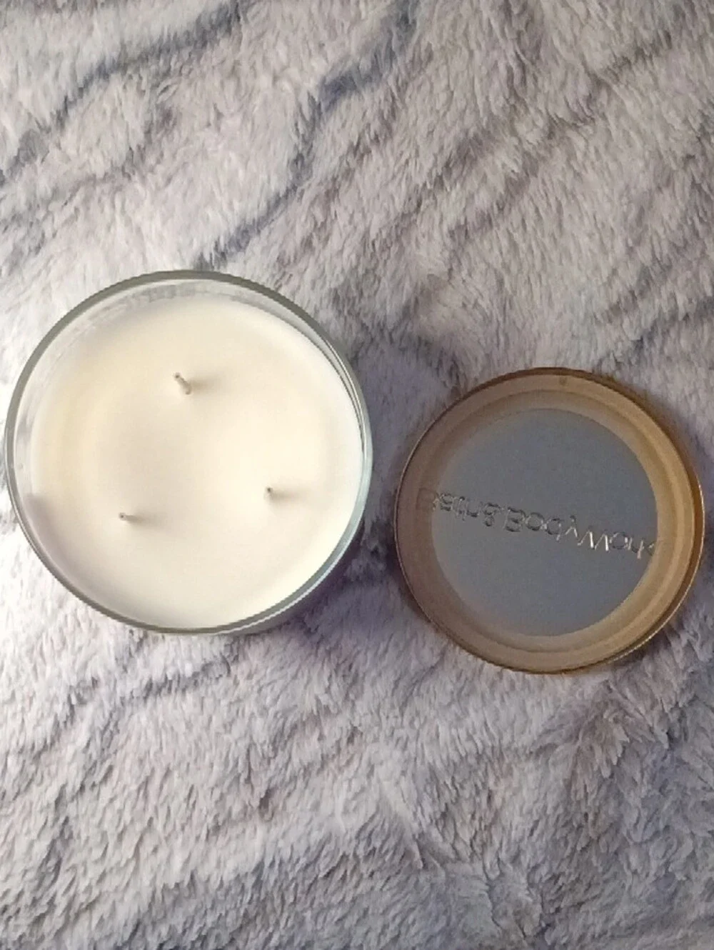 🌺Bath & Body Works Very Violet Scented Candle - Purple with Gold Lid🌺